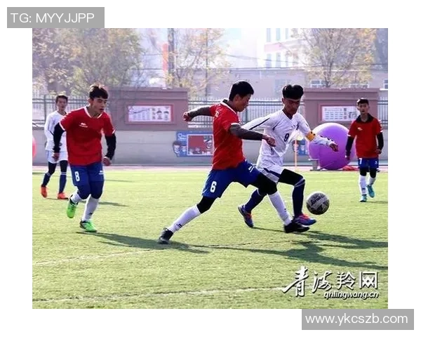 足球明星化身大厨挑战美食制作展现球场外的别样风采